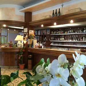 hotel-marchina.it-lombardy.com/